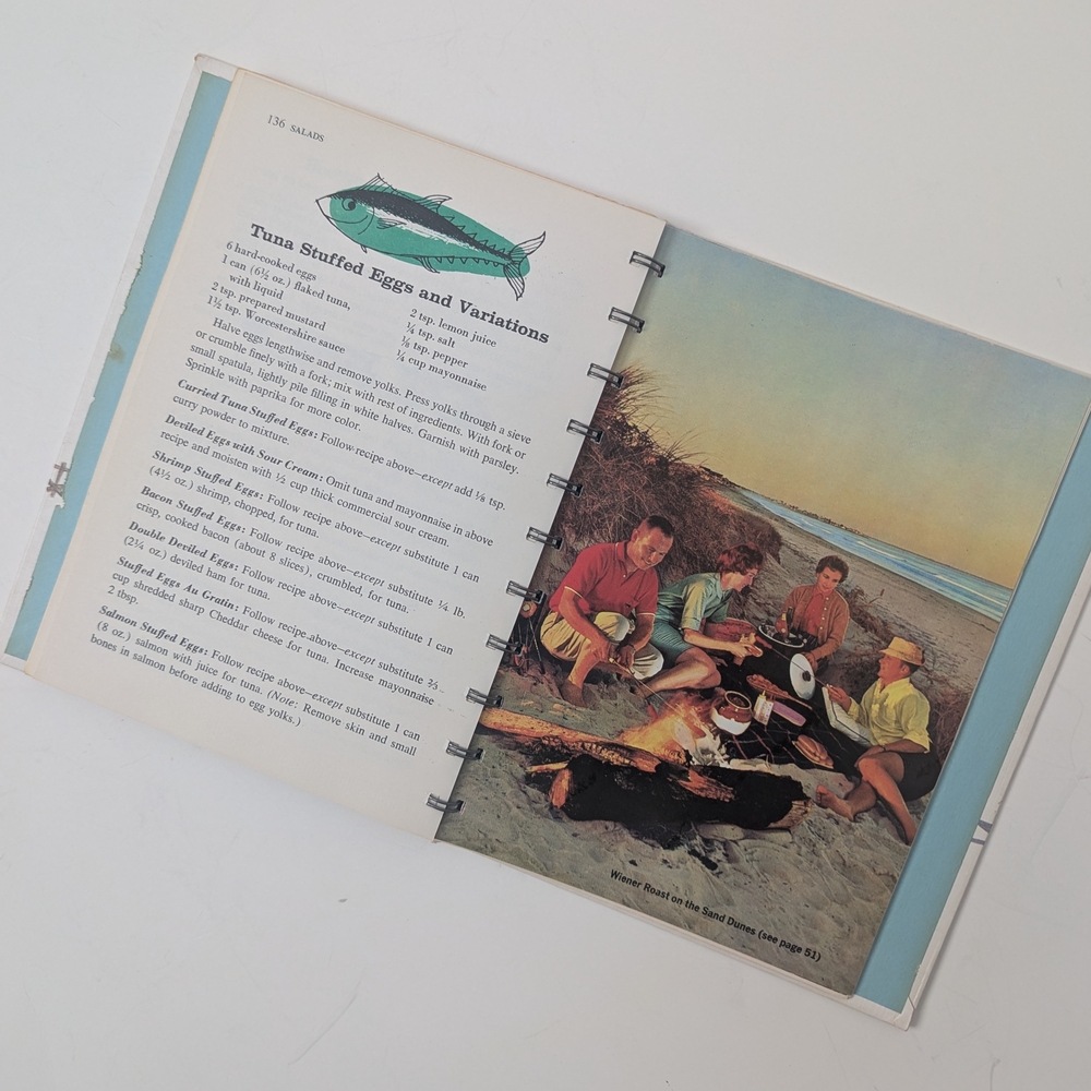 Betty Crocker's Outdoor Cook Book - Picture 4 of 10
